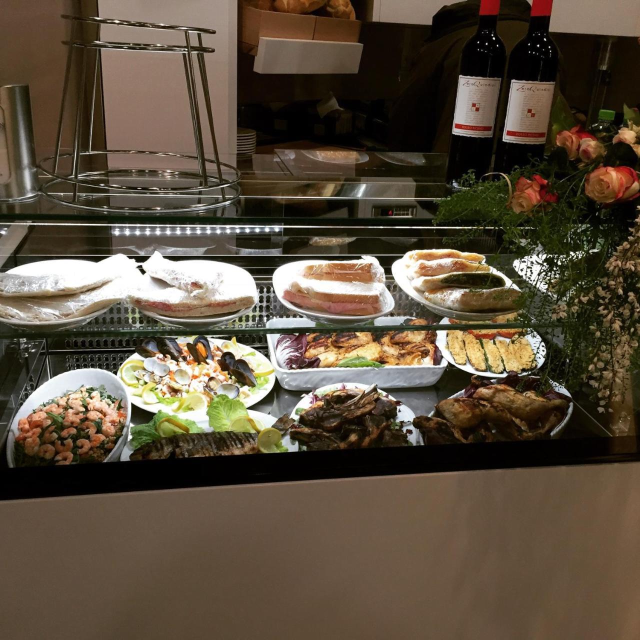 캄펠로술클리툰노 Il Castello Di Campello 아파트 호텔 외부 사진