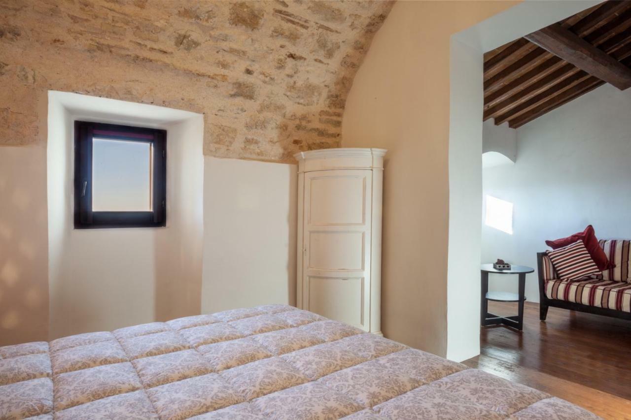 캄펠로술클리툰노 Il Castello Di Campello 아파트 호텔 외부 사진