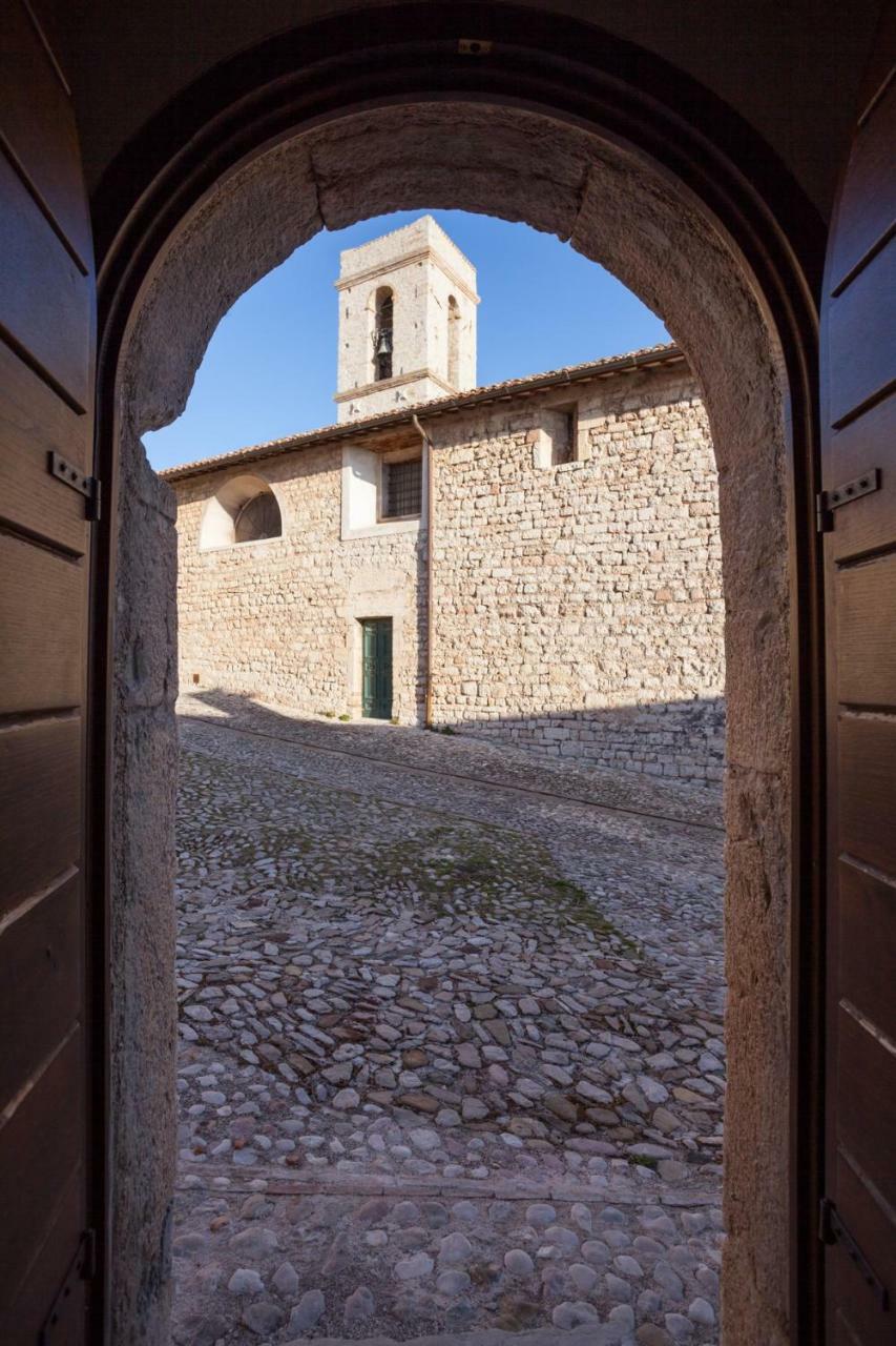 캄펠로술클리툰노 Il Castello Di Campello 아파트 호텔 외부 사진