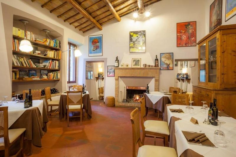 캄펠로술클리툰노 Il Castello Di Campello 아파트 호텔 외부 사진